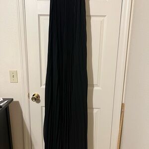 Banana Republic Sleeveless Long Black Pleated Skirt-NWT